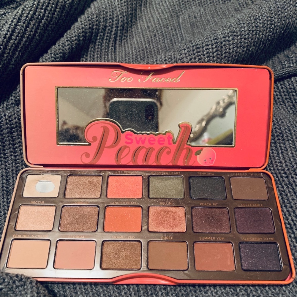 Two Faced Sweet Peach Palette